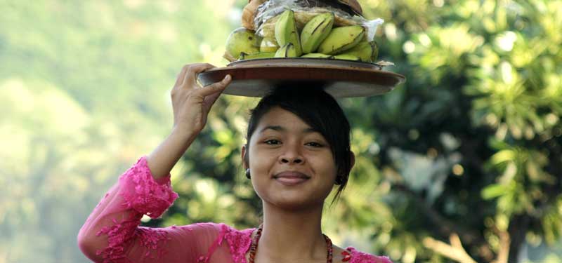 Bali Bananenverkäuferin