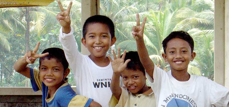 Bali Kinder an der Straße