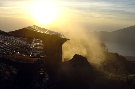 Batur Vulkan in der Morgensonne