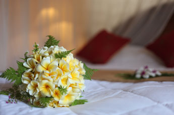 Hochzeit in der Villa Kompiang Bali - Frangipani Brautstrauss